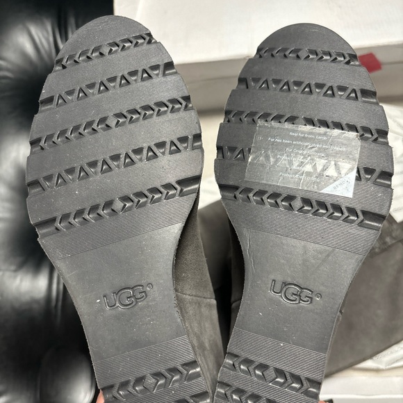 UGG boots - Picture 2 of 4